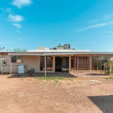 Classic 1950's Brick Flip in 85015.