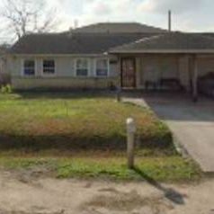 Duplex or Large Single Family!