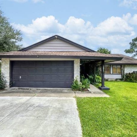 Off Market 2000 Build in Friendswood 77546.