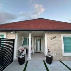 Investment Opportunity in Miami Gardens 33056.