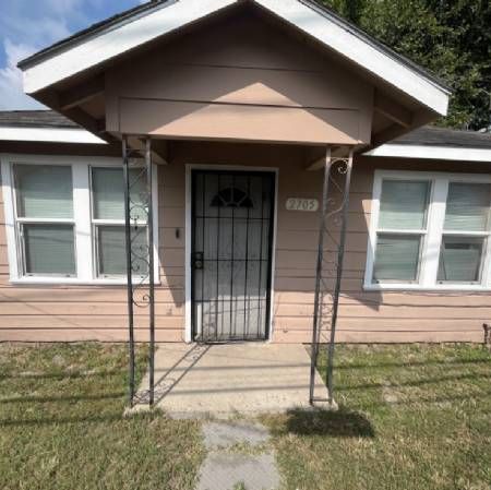 75k 2 bed 1 bath in Fifth Ward.