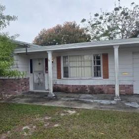 Port Richey! Take a Look at this 2 Bed, 1 Bath SFH.