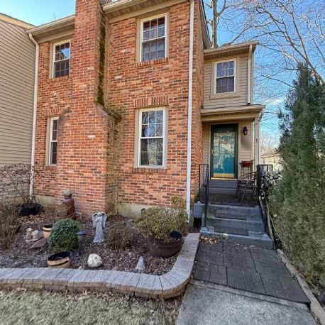 Rare Burke, VA End Unit TH (NOT IN MLS).