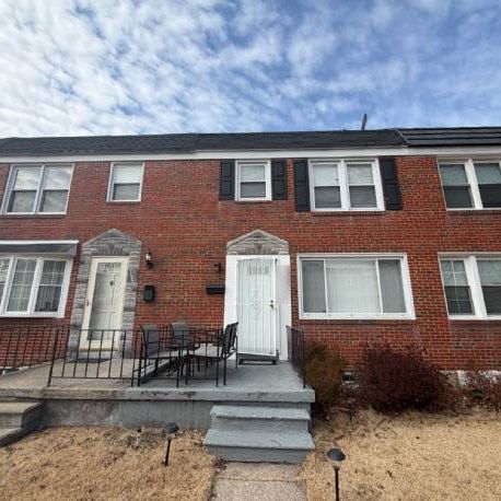 Balto, Cedonia 21206 Updated Row (NOT IN MLS).