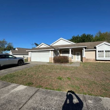 QUICK CLOSE!!! Plant City, Lake Views Plus Pool! C.