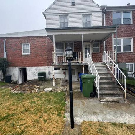 Baltimore 21239 End Unit on Beautiful Corner Lot.