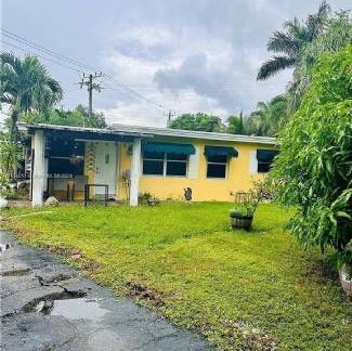 Hot Deal in Miami, FL 33023.
