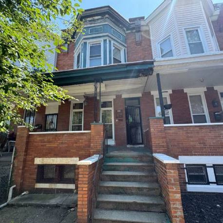LARGE BALTIMORE 21217 ROW, 1600 SQ FT, BIG SPREAD.