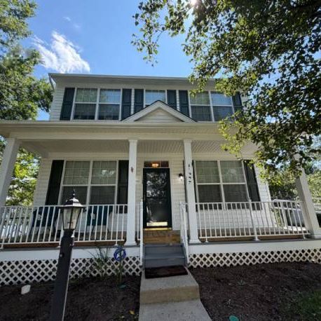 GAINESVILLE 2007 BUILT CARRIAGE HOME / 4-5 BD POTE.