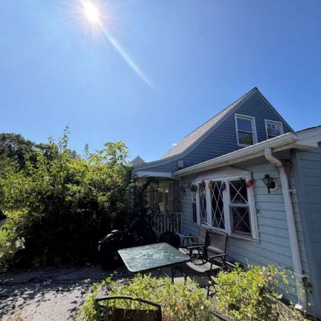QUICK CLOSE BOWIE CAPE COD RARE IN GROUND POOL.