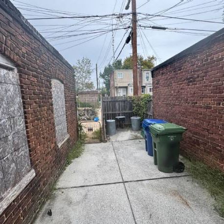 WAVERLY / BETTER WAVERLY | 4 BD BRICK ROW.